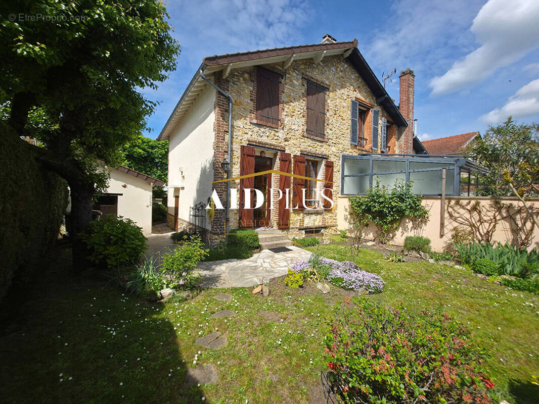 Maison à SAINT-LEU-LA-FORET