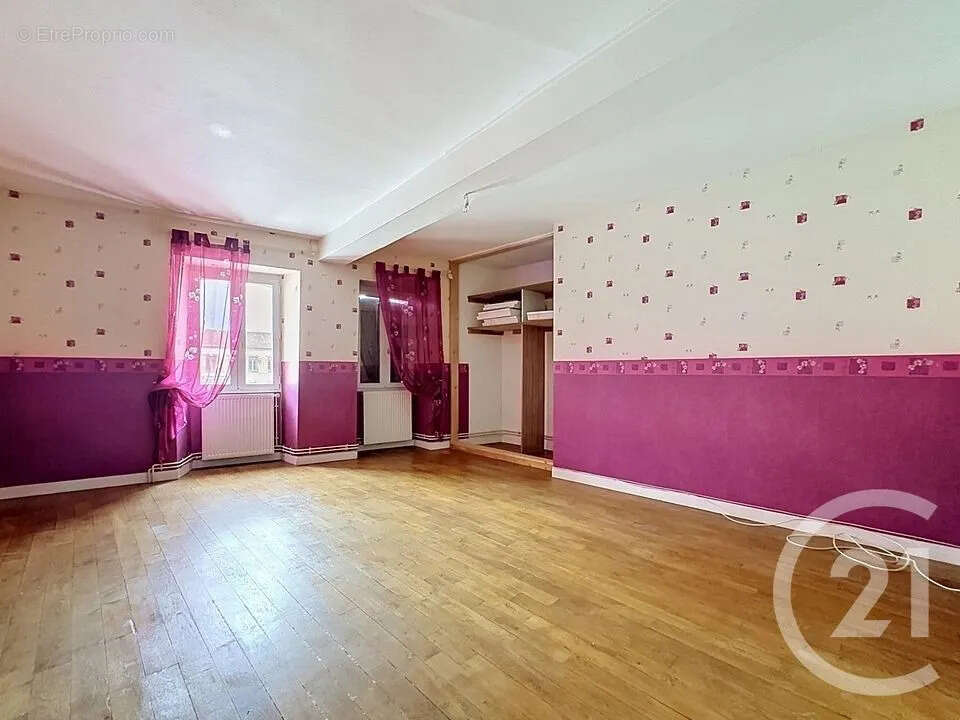 Maison à ESTISSAC