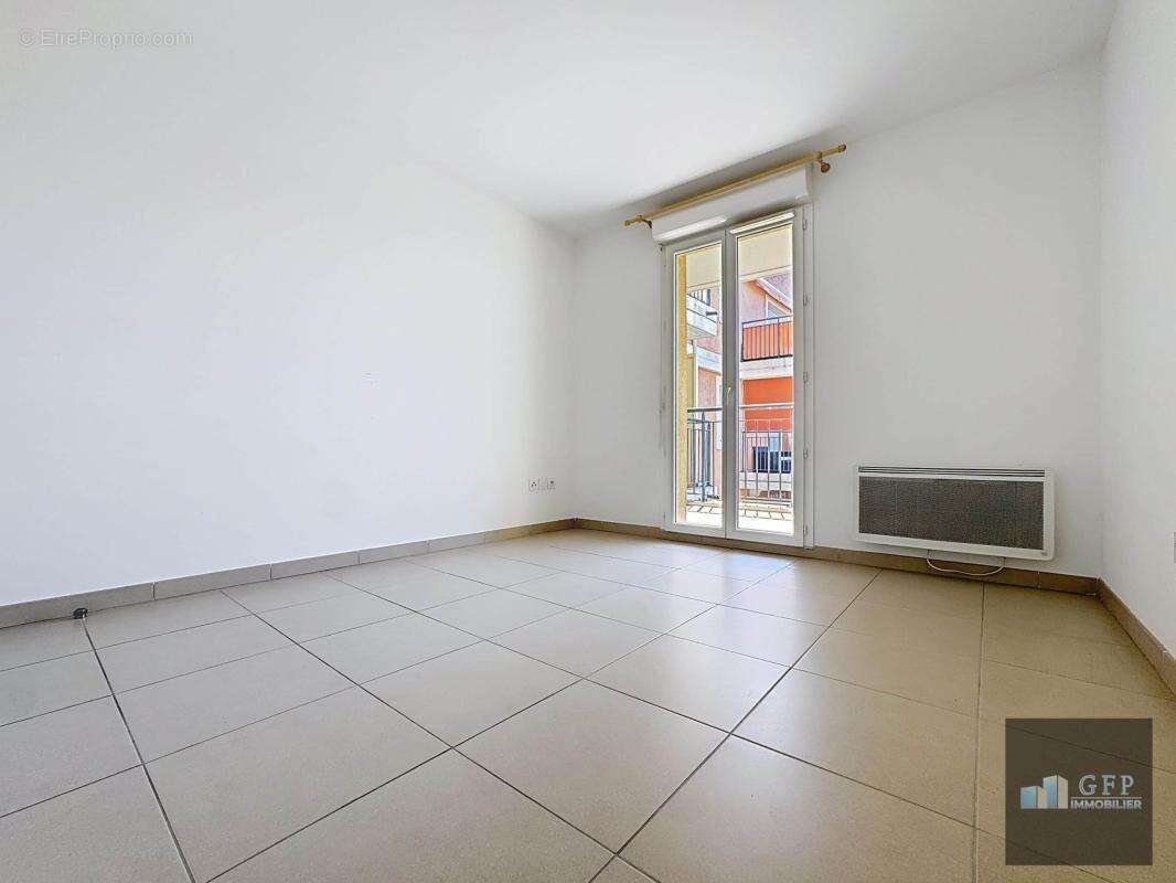 Appartement à BORMES-LES-MIMOSAS