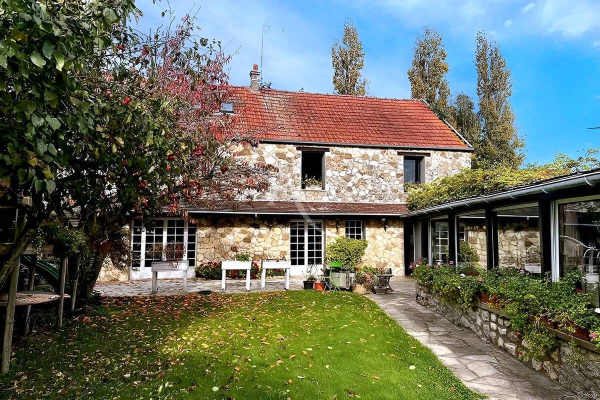 Maison à DOUY-LA-RAMEE