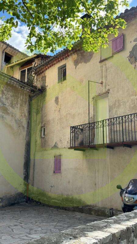 Maison à TOUET-SUR-VAR