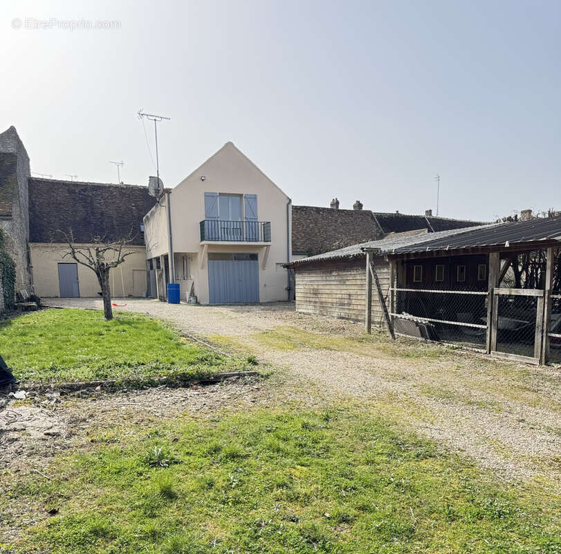 Maison à EGREVILLE