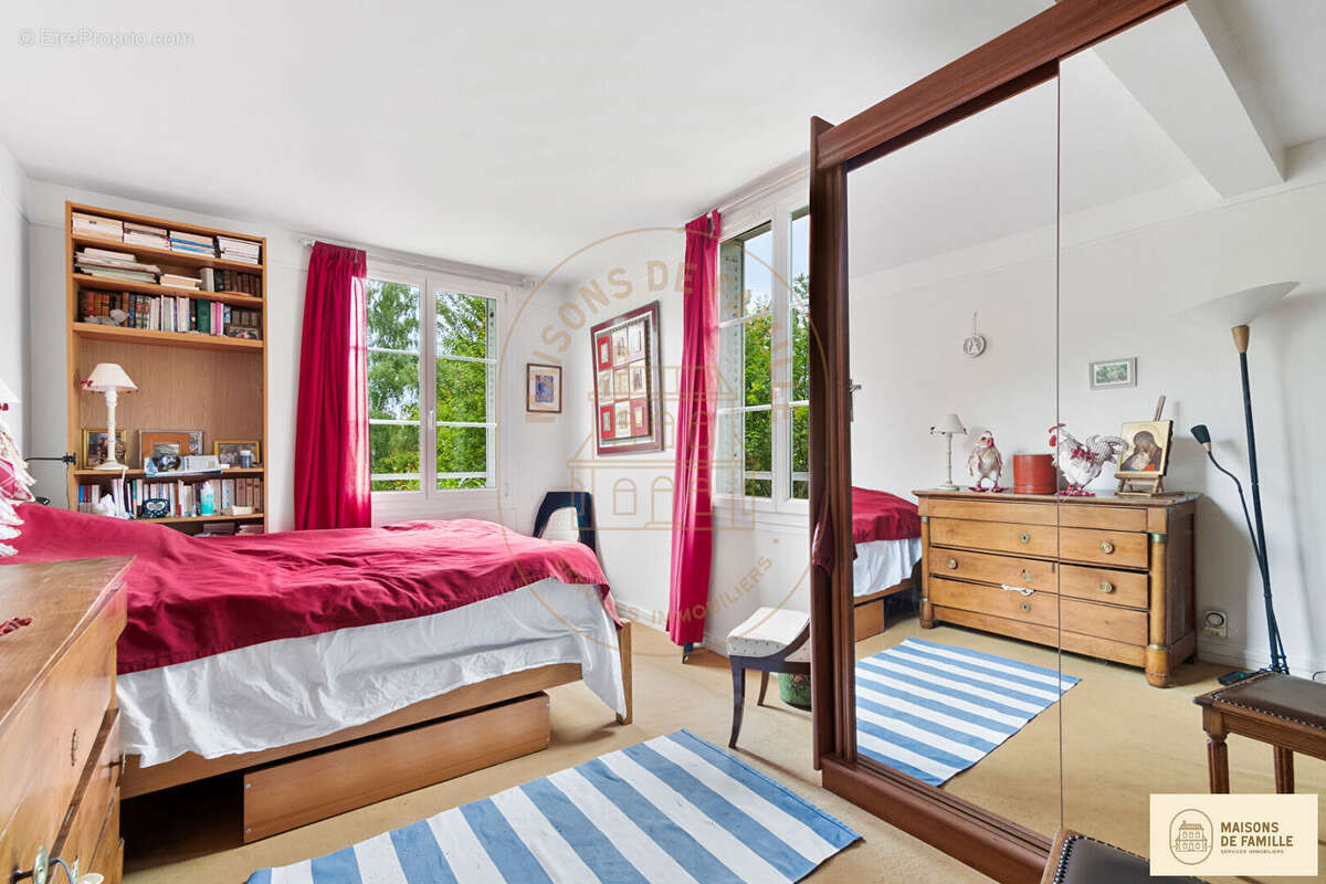 Maison à LA CELLE-SAINT-CLOUD