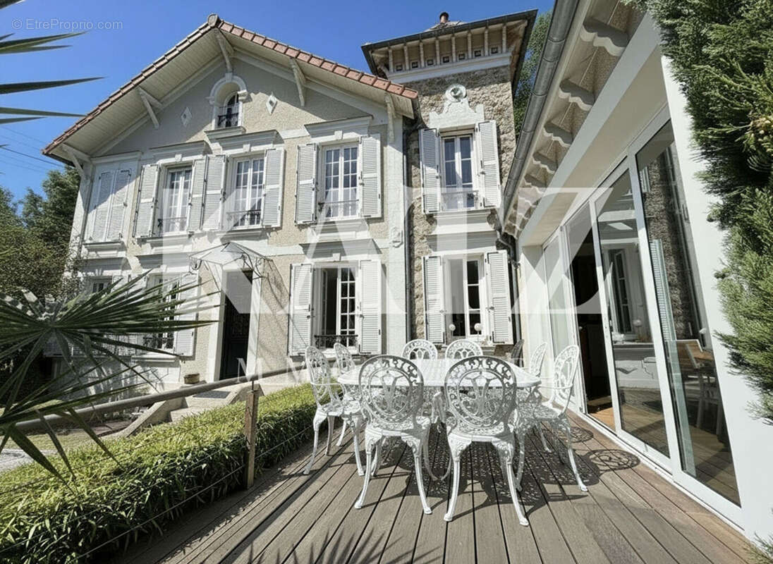 Maison à GARCHES