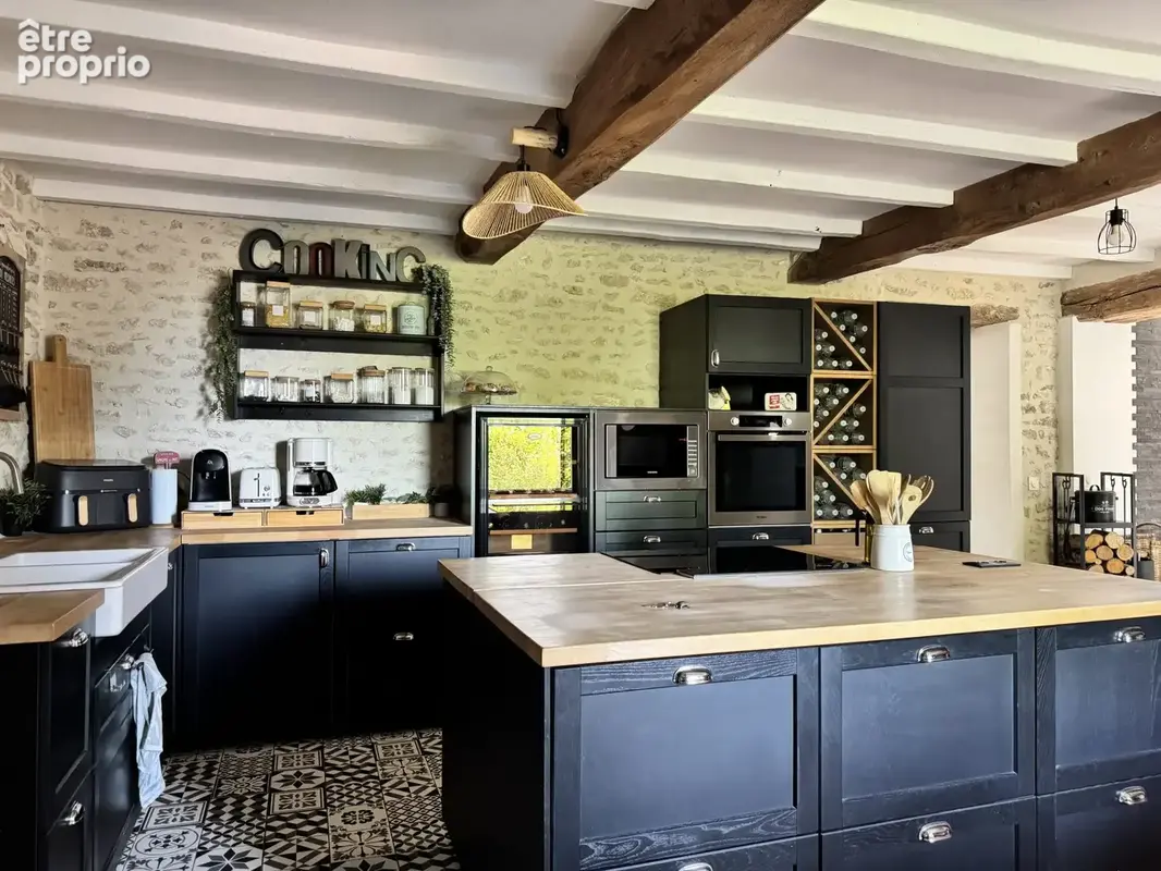 Maison 210 m² à Corme-Ecluse  - photo 8
