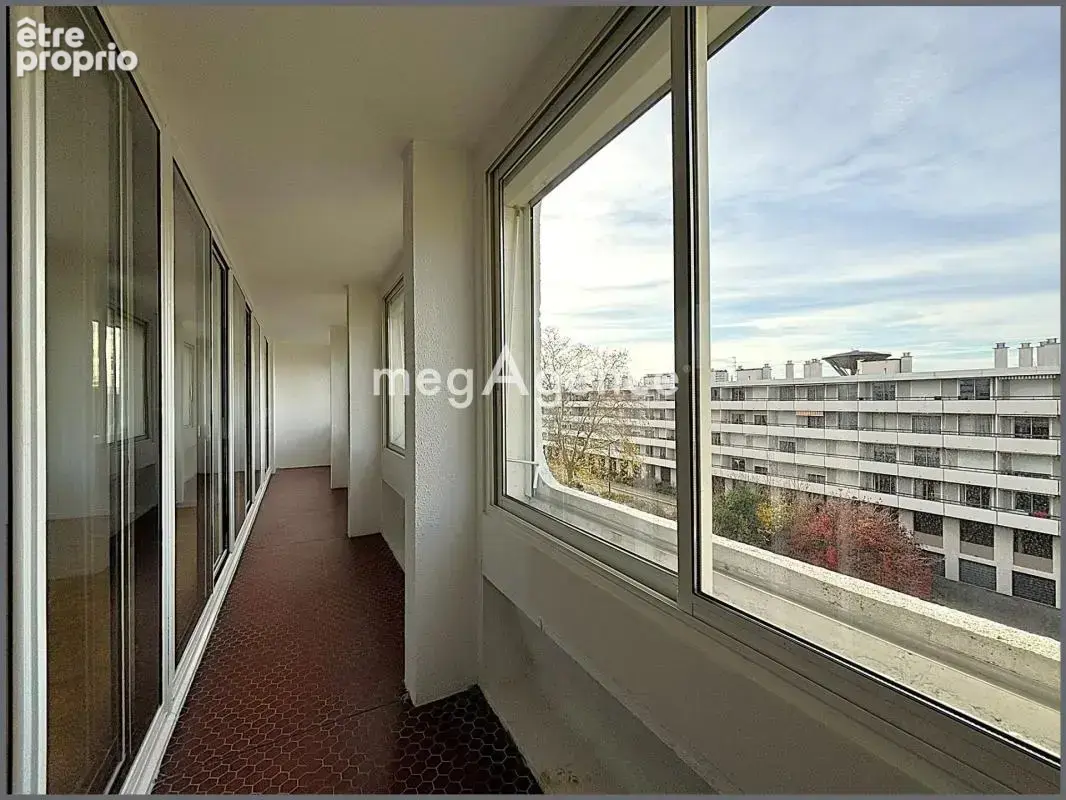 Lyon 9 – Spacieux T5 avec ascenseur privatif – Double séjour – 3 chambres – 2 loggias - photo 4