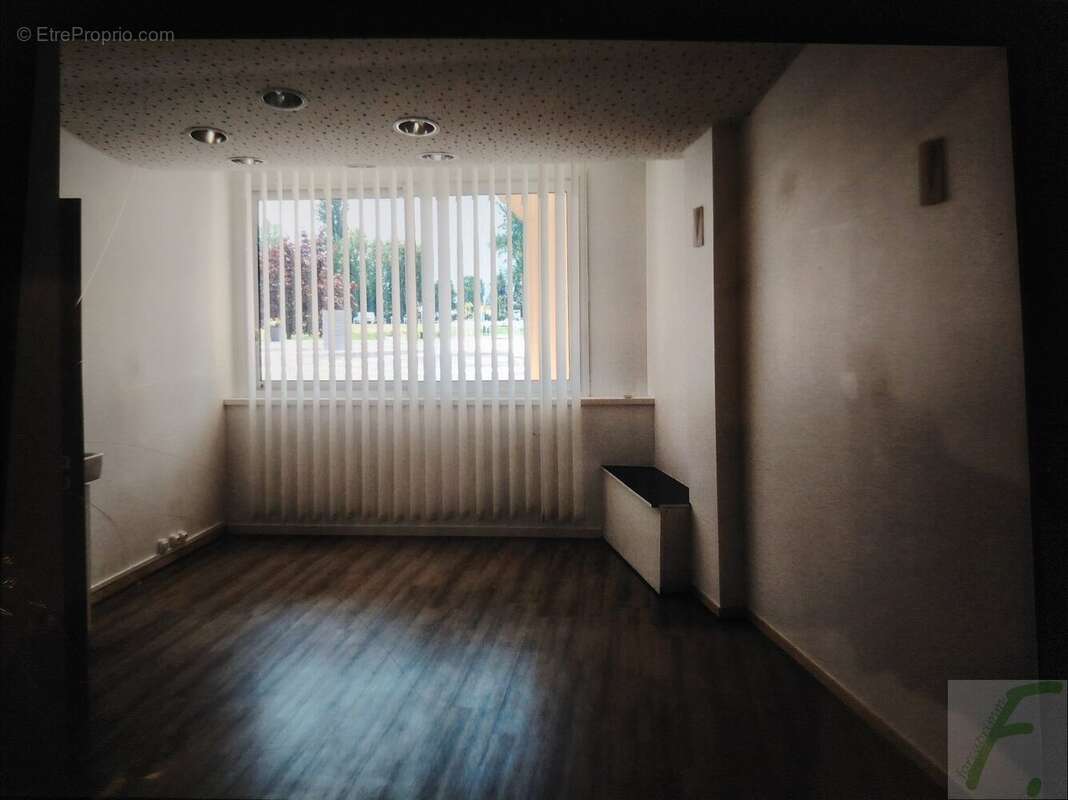 Commerce à AIX-LES-BAINS