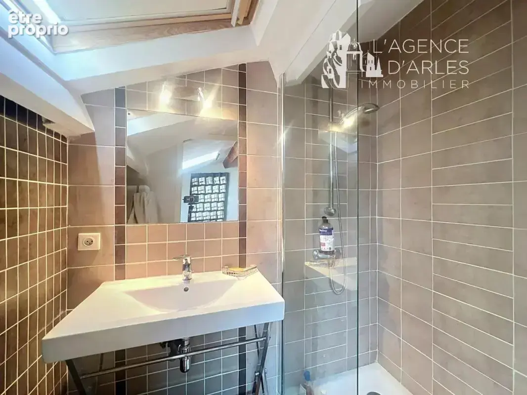Arles Monplaisir – Élégante maison -  220m² de volumes et un jardin préservé au calme - photo 15