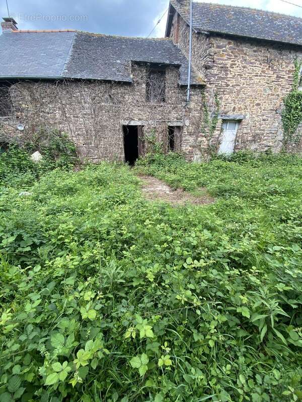 Maison à LA CHAPELLE-BOUEXIC