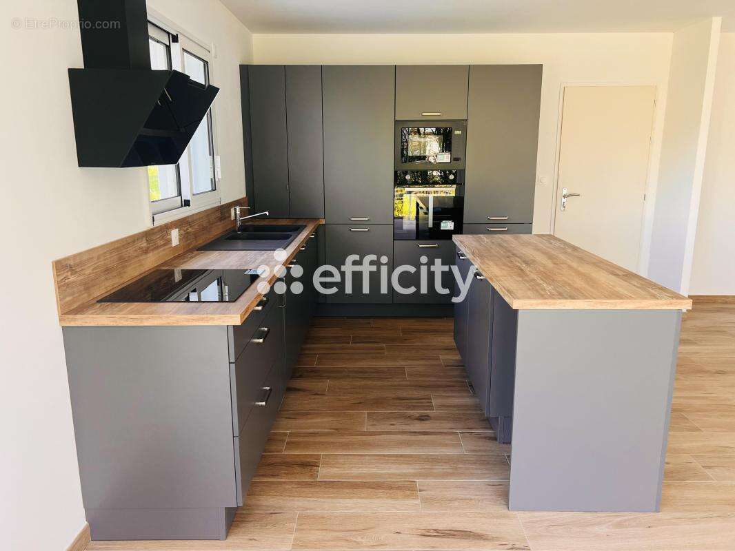 Maison à NIEUL-LE-DOLENT