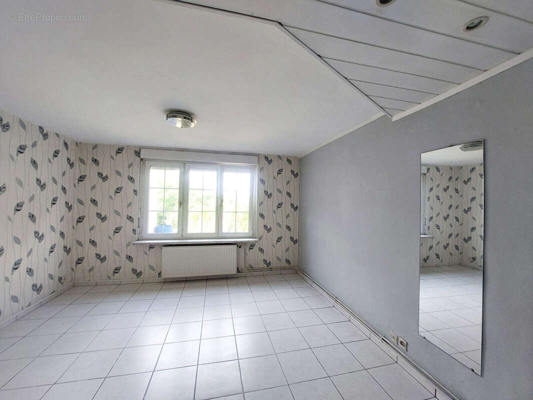 Maison St Avold 8 pièce(s) 141.23 m2 - photo 4