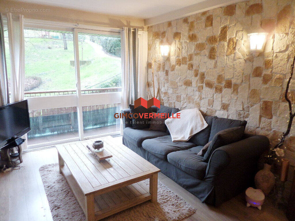 Appartement à LA CELLE-SAINT-CLOUD