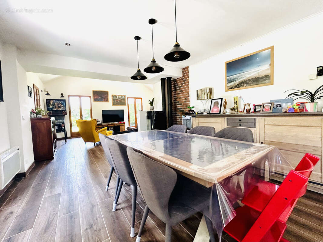 Maison à CRECY-LA-CHAPELLE