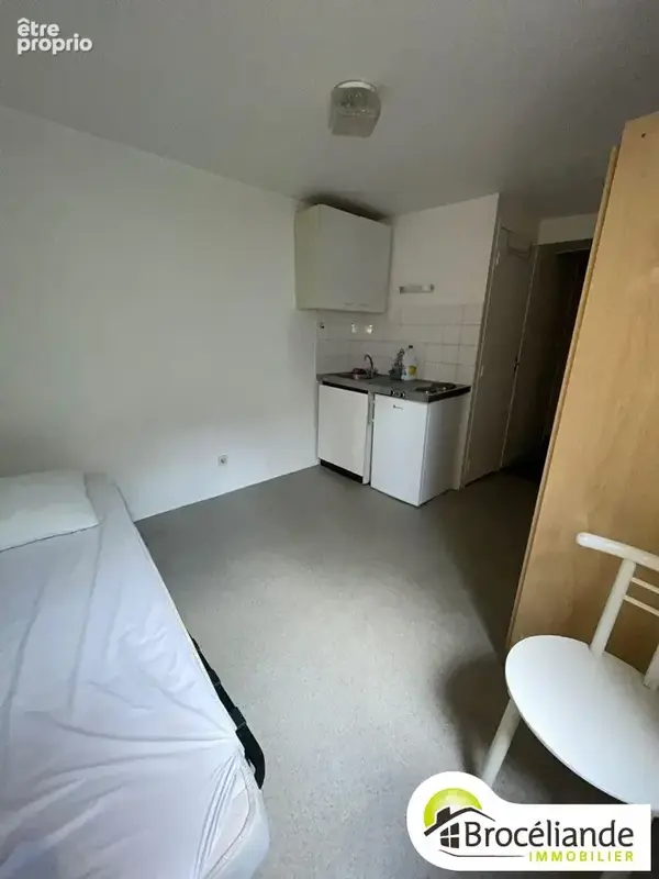 Studio de 17.86 m² en plein centre, rue d'Antrain - photo 4