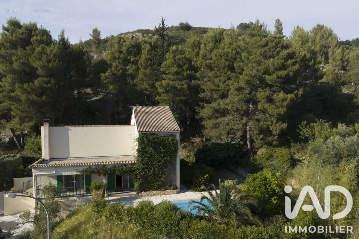 Maison 151 m² à Aramon  - photo 3