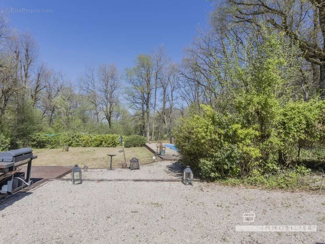 Maison à ROUSSAYROLLES