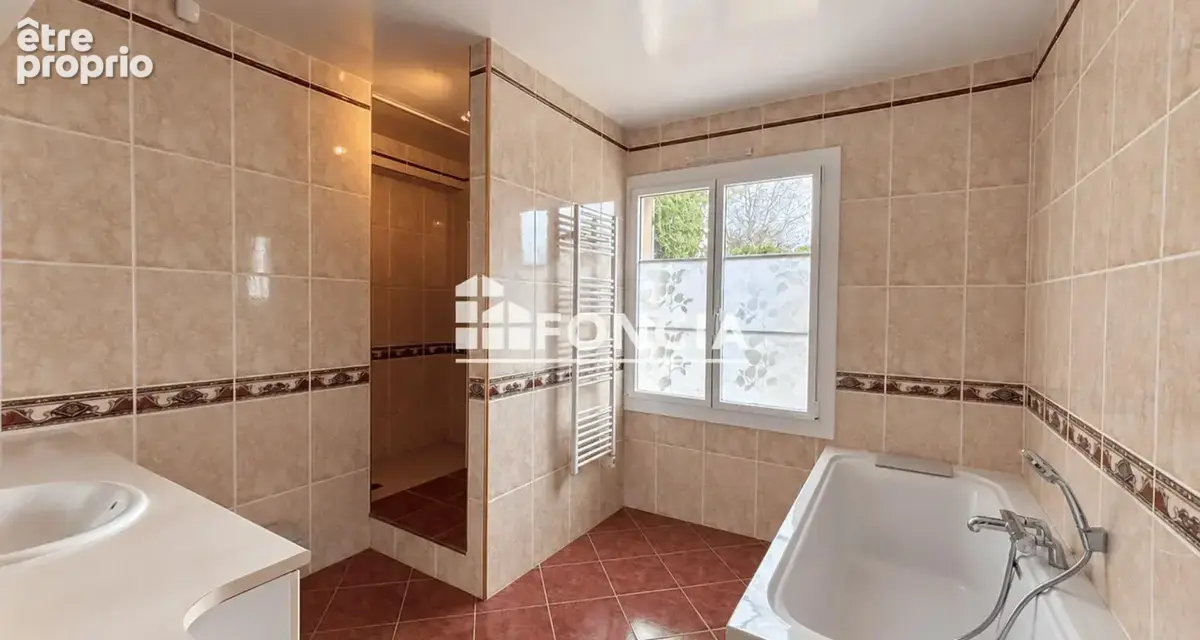 Maison familiale avec piscine et parc paysager – Mosnes - photo 13