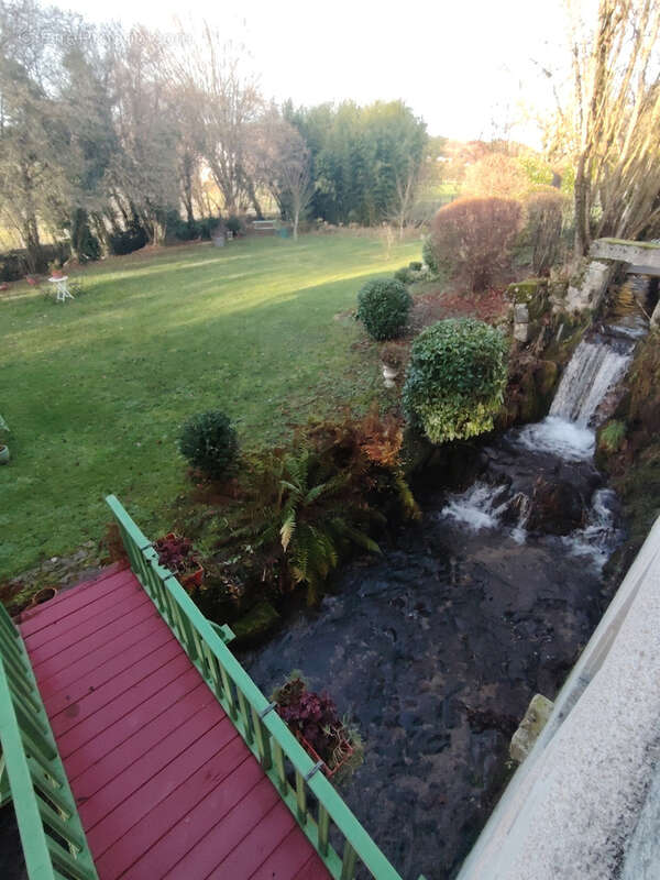 Maison à LACROIX-SUR-MEUSE