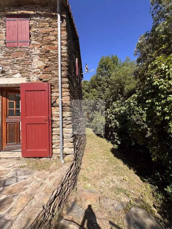 Maison à LE COLLET-DE-DEZE