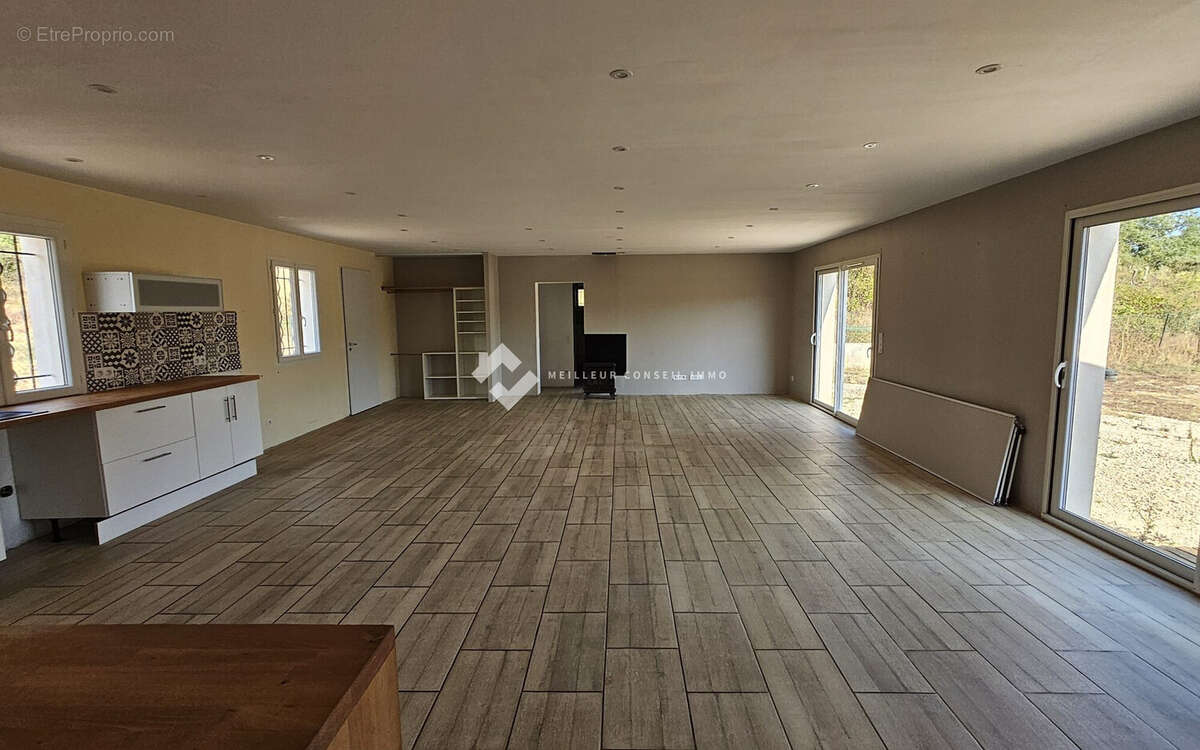 Maison 145 m² à Banne  - photo 8