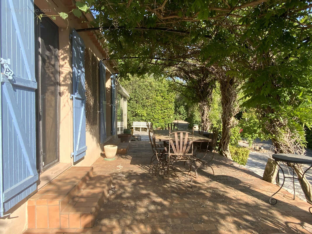 Villa de plain pied avec piscine village tous commerces. - photo 3