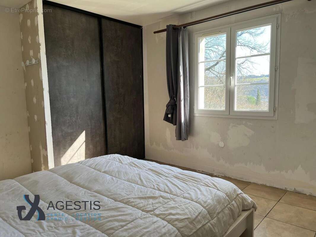   - Maison à ROQUECOURBE