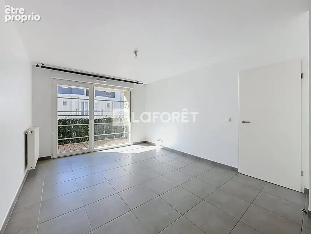 Villiers-sur-Marne - Appartement 3 pièces de 62 m² avec balcon et parking, à 1 minute de la gare - photo 5
