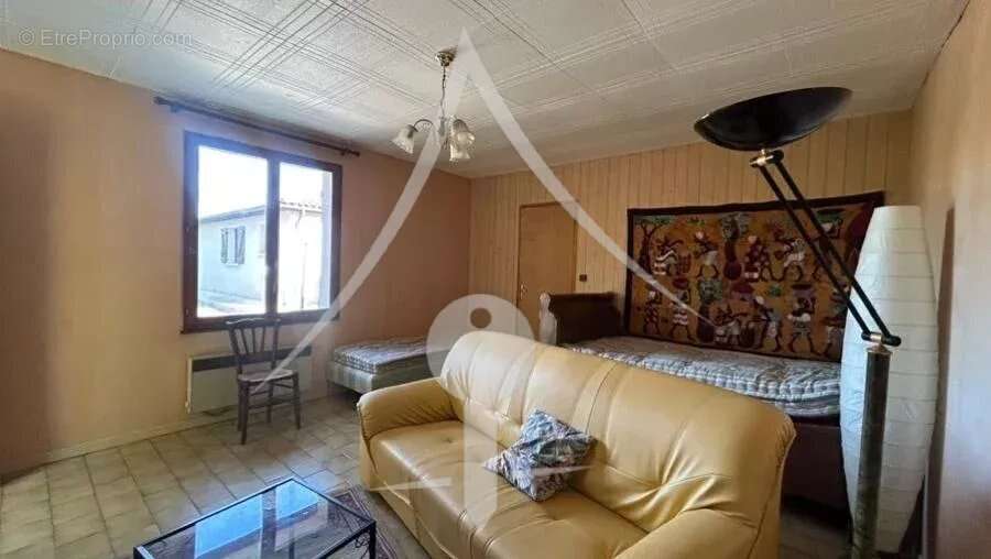 Maison à LAVERNOSE-LACASSE