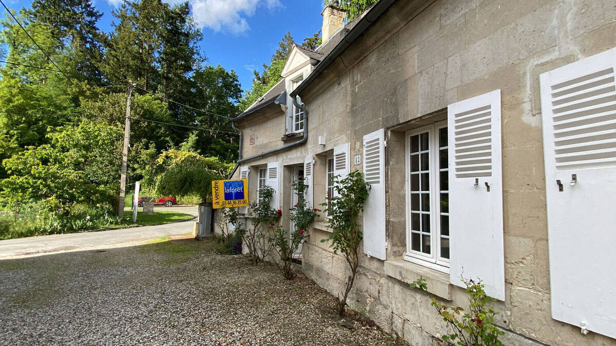Maison à VIEUX-MOULIN