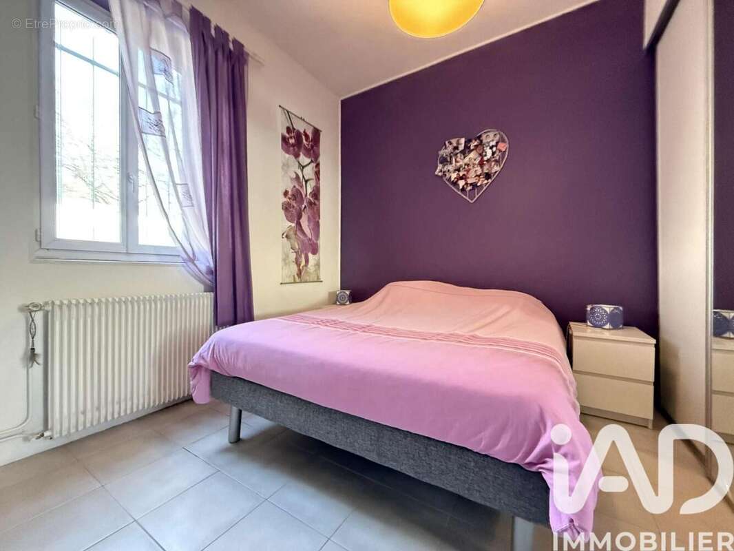 Maison 86 m² à Saint-Jean-De-La-Ruelle  - photo 8