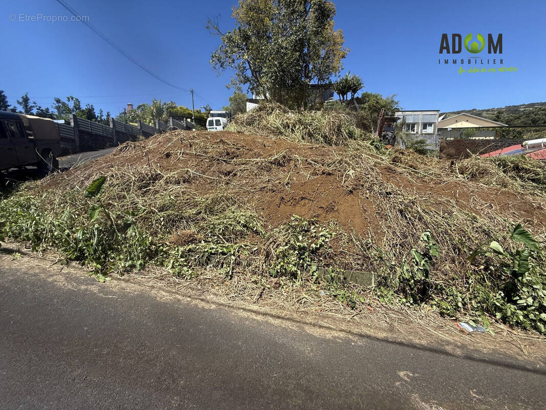 Terrain à SAINT-LEU