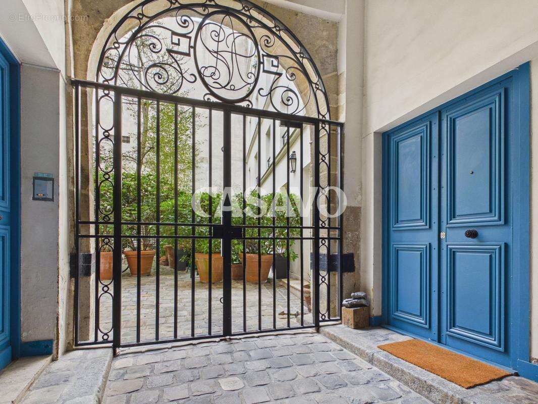 Appartement à PARIS-3E