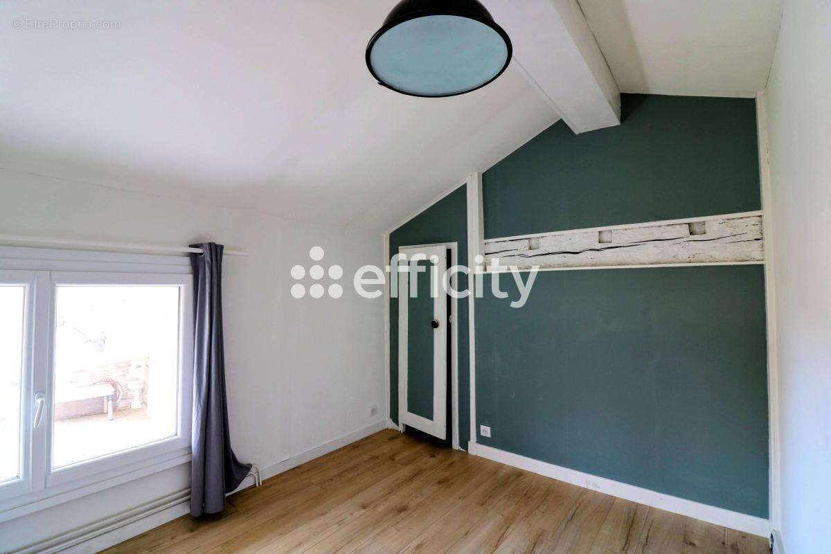 Maison 206 m² à Lozanne  - photo 15