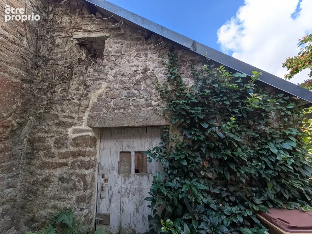 Guemene sur scorff maison atypique en bon etat general de 2 pieces avec cave une dépendance et un jardinet - photo 13
