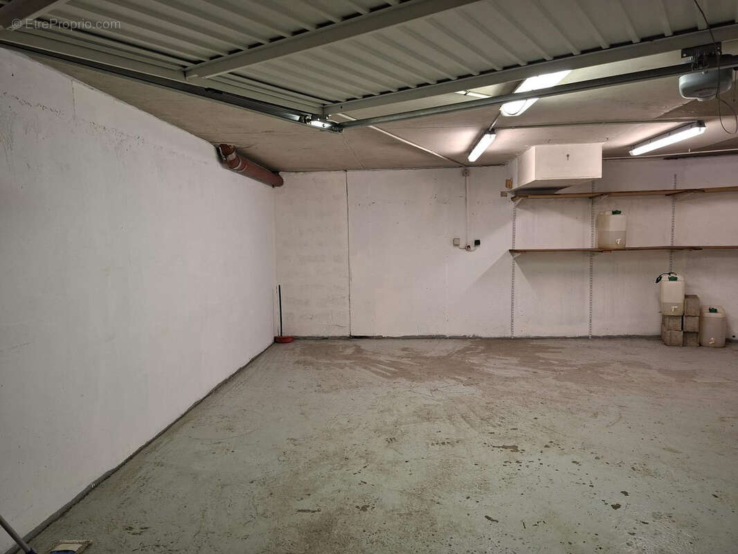 Parking à MANDELIEU-LA-NAPOULE