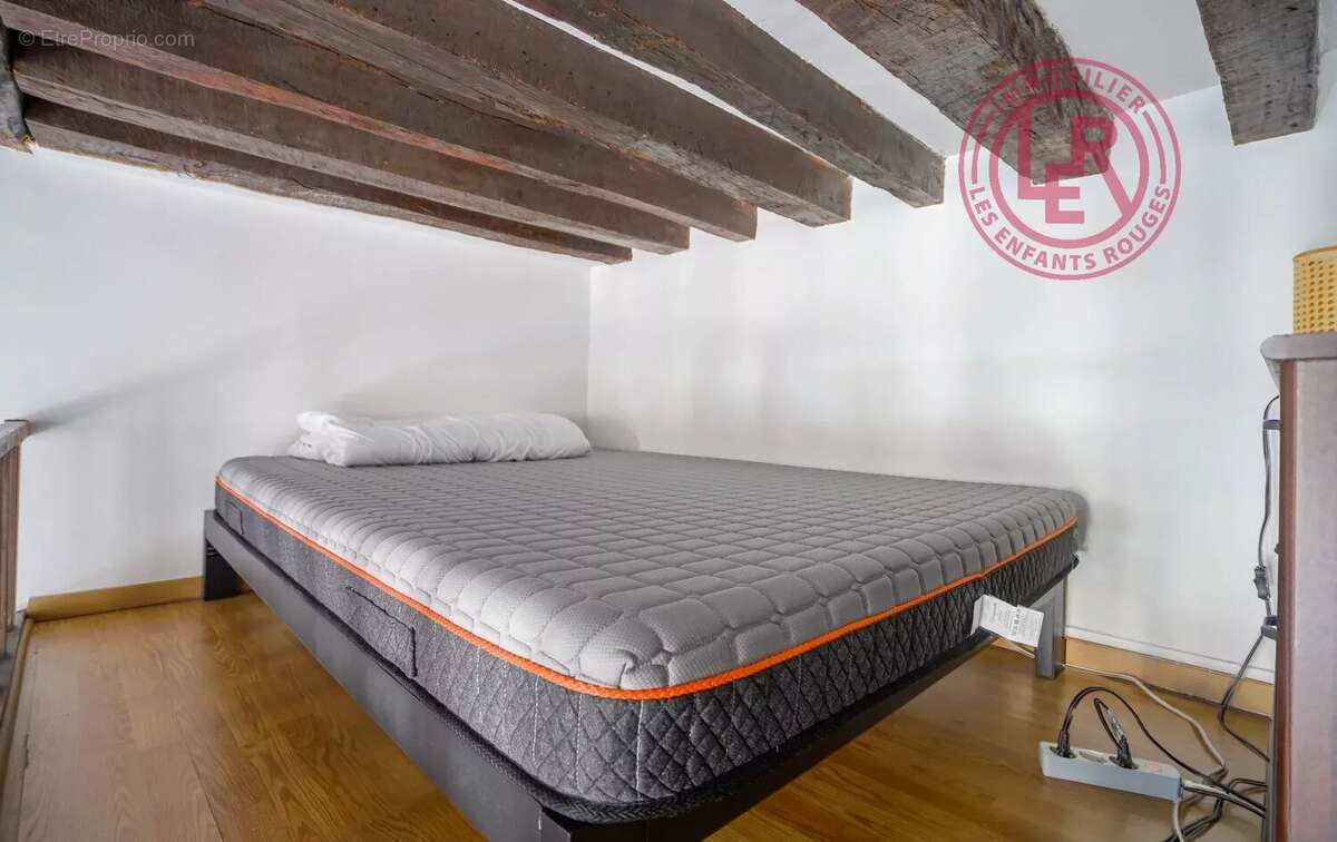 Appartement à PARIS-3E