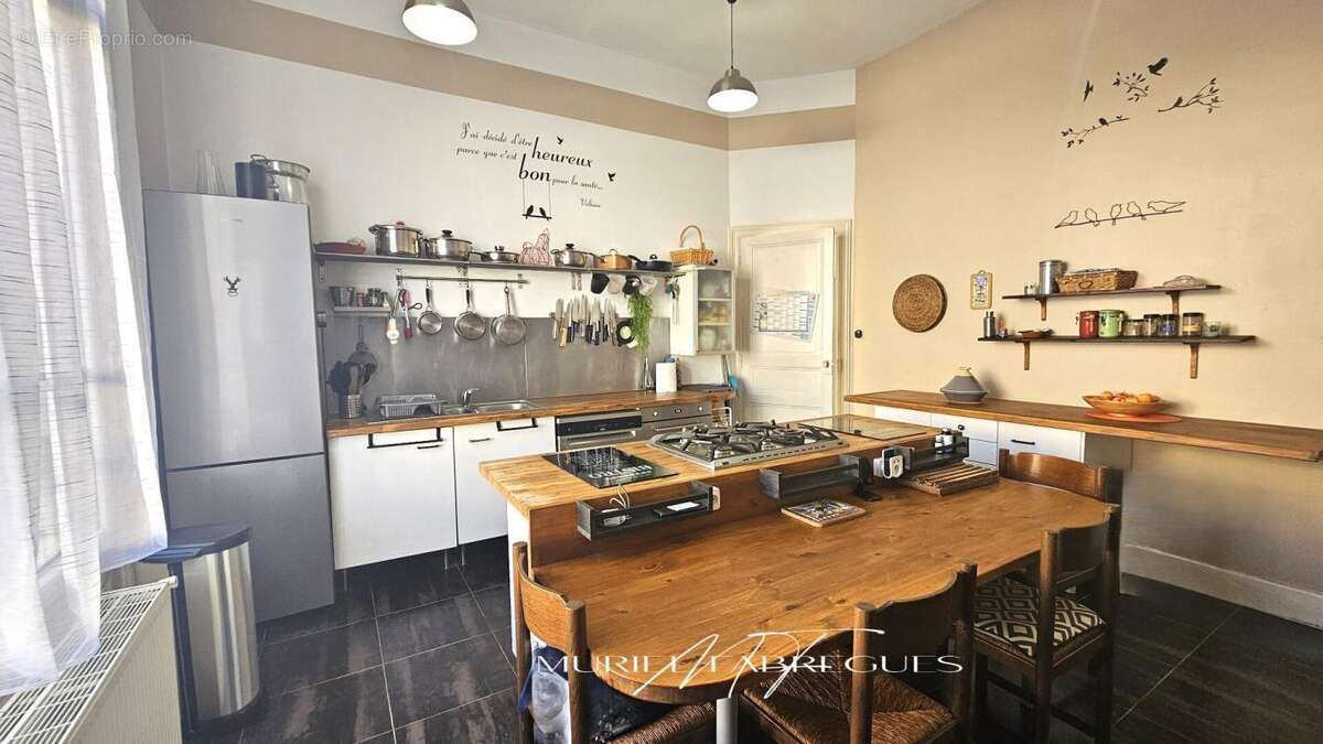Maison de maître de 315 m2 avec  grandes dépendances, piscine chauffée, grand parc  de 3500 m2 - photo 11