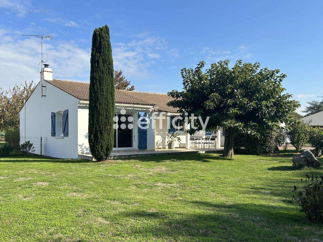 Maison à SAINT-HILAIRE-LA-FORET