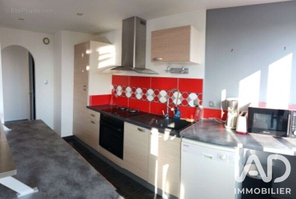 Appartement 64 m² à La Rochelle  - photo 2