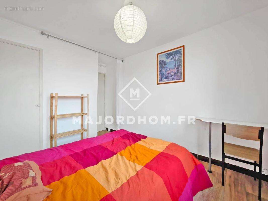 Appartement à MARSEILLE-4E