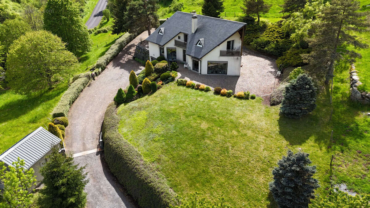 Maison de caractère avec piscine couverte et vue exceptionnelle - photo 2