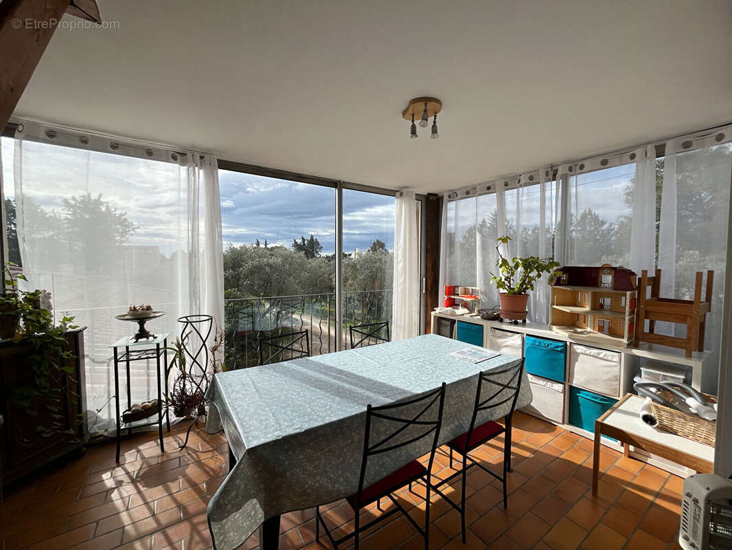 Appartement à CHATEAUNEUF-DE-GADAGNE