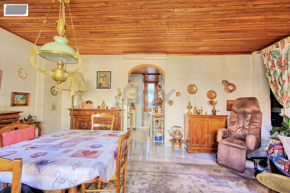 Maison à CARQUEIRANNE