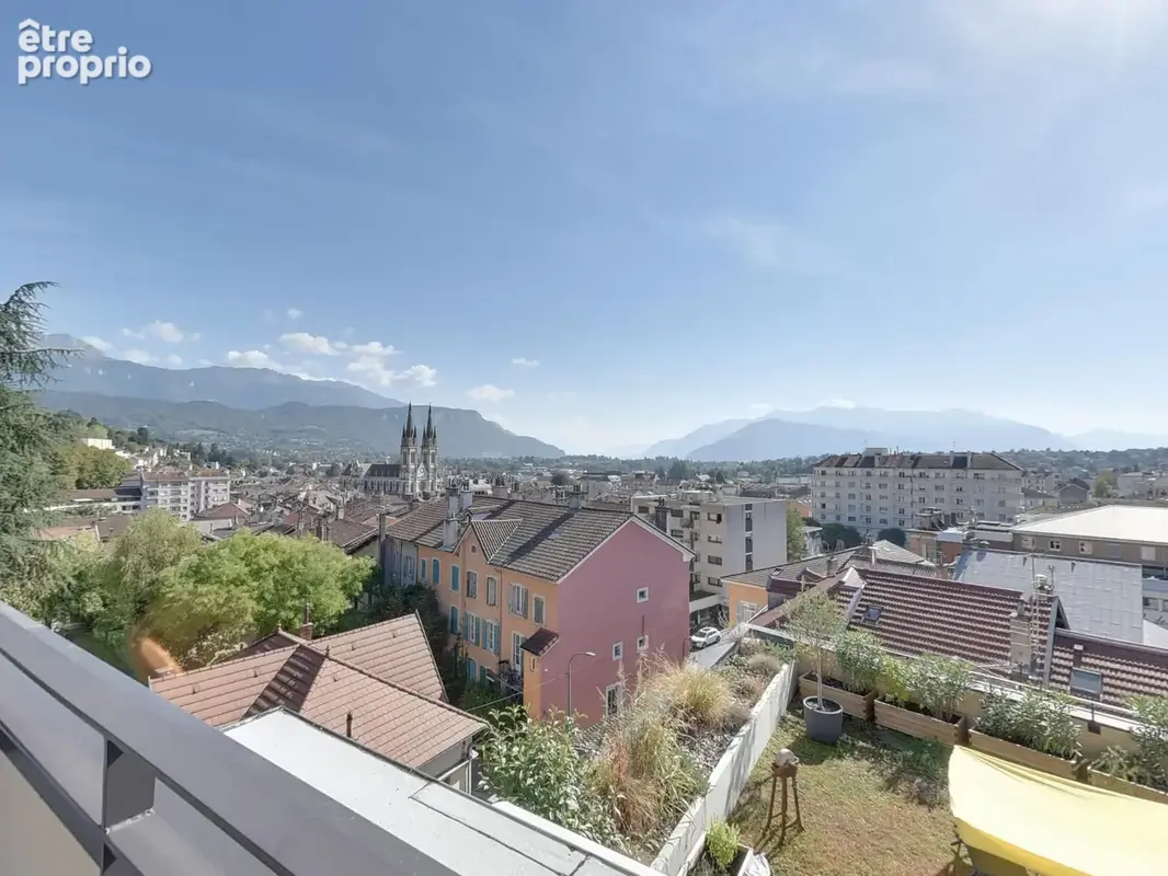 Superbe 4 pièces + cuisine de 113m2 avec 208m2 de terrasse panoramique et poss. 2 garages voiron le karat - photo 2