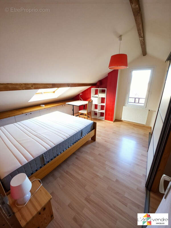 Maison à VARENNES-JARCY