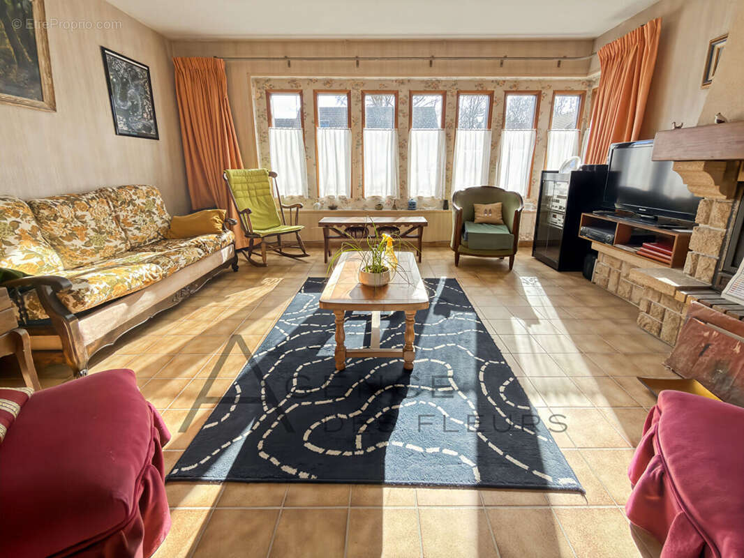 Maison 141 m² à Saint-Aubin-Les-Elbeuf  - photo 3