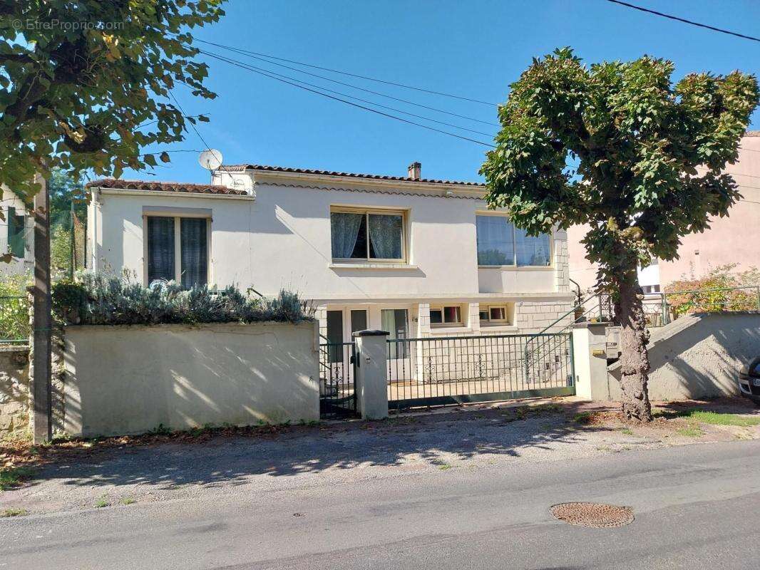Maison à JONZAC