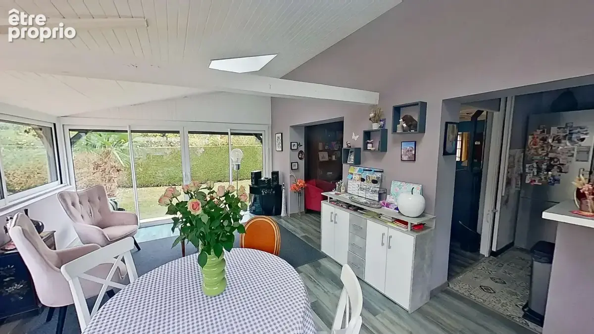 LES GARENNES SUR LOIRE, maison familiale, beaux volumes, 845m² de terrain, - photo 3