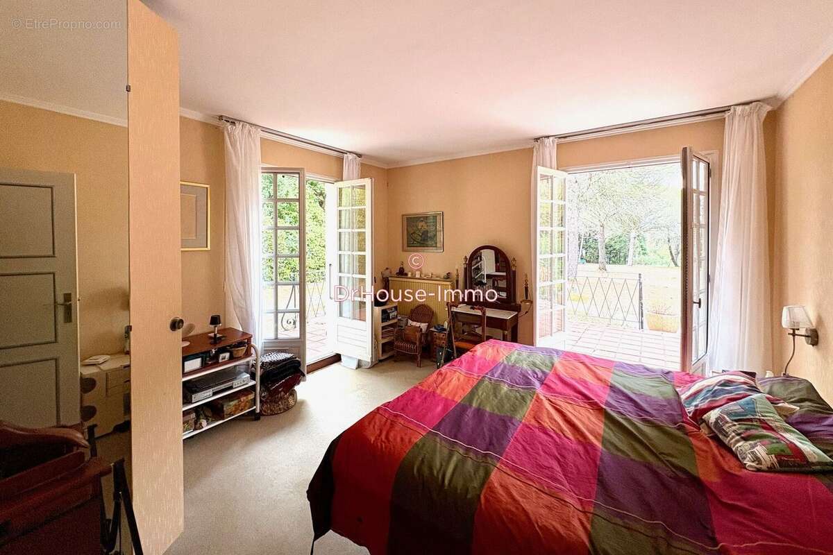 Maison à VILLEMOUSTAUSSOU