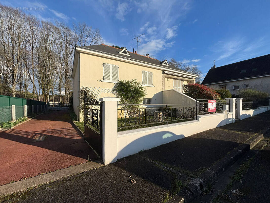 Maison à CHAMBRAY-LES-TOURS